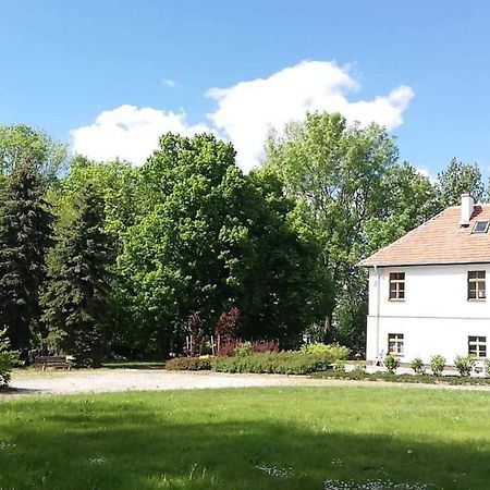 Dwor Komorowo Exterior photo